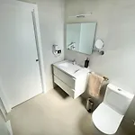 Apartamento De 3 Dormitorios, Piscina Y Parking *