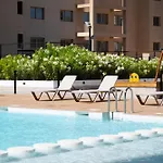 Apartamento De 3 Dormitorios, Piscina Y Parking