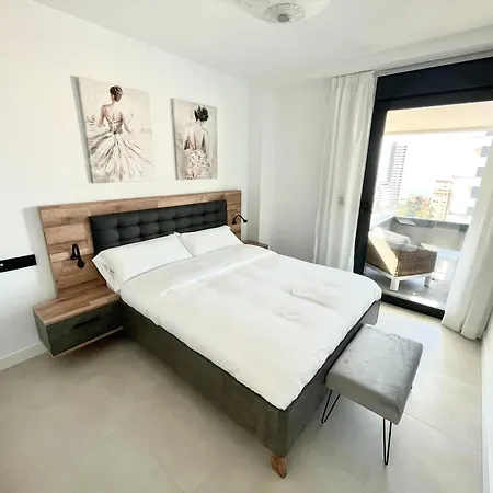 De 3 Dormitorios, Piscina Y Parking Apartamento