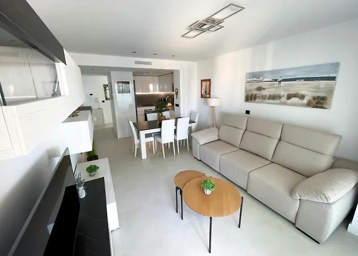 De 3 Dormitorios, Piscina Y Parking Apartamento