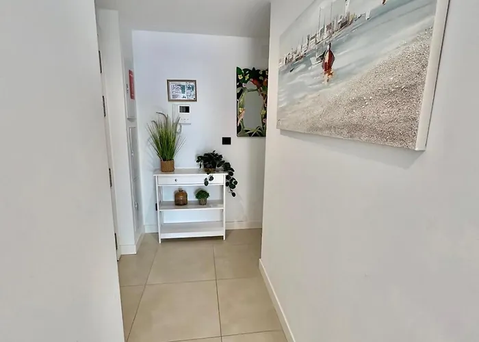 De 3 Dormitorios, Piscina Y Parking Apartamento
