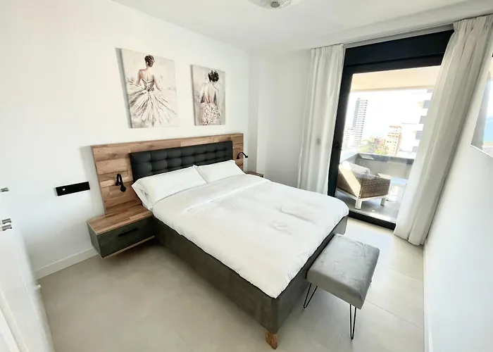 De 3 Dormitorios, Piscina Y Parking Apartamento