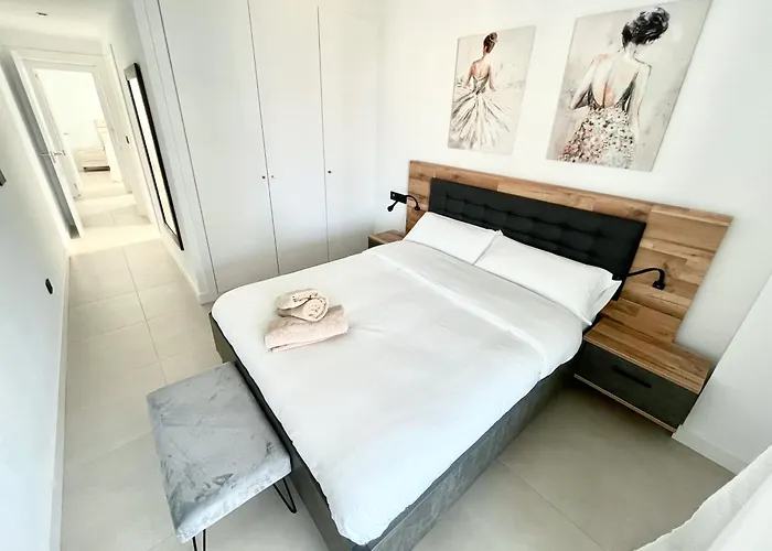 De 3 Dormitorios, Piscina Y Parking Apartamento Calpe