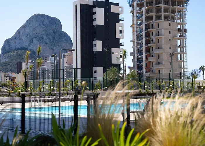 De 3 Dormitorios, Piscina Y Parking * Calpe